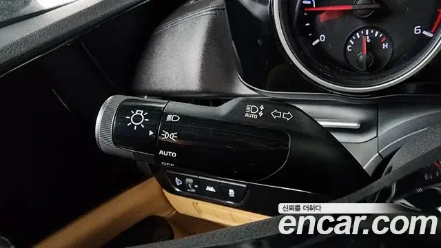 Kia Carnival 2021 — Photo 13/35