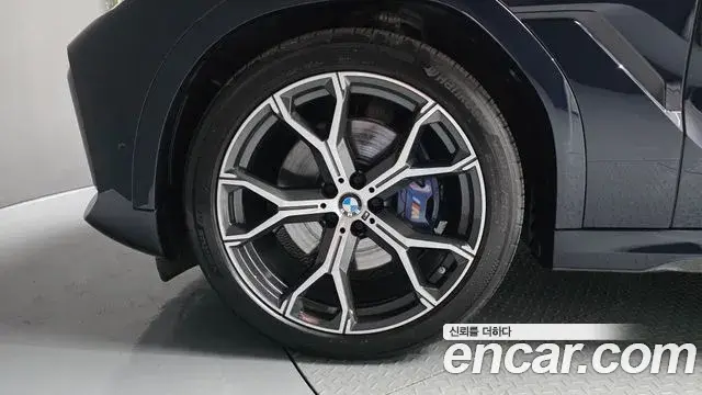 BMW X6 2022 — Фото 4/20