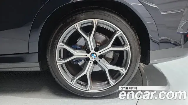 BMW X6 2022 — Photo 3/34