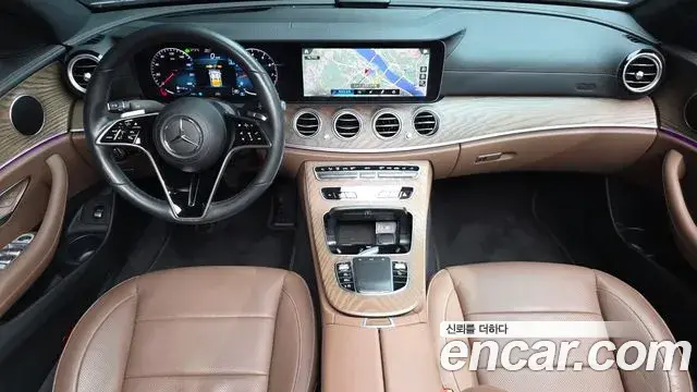 Mercedes-Benz E-Class 2022 — Фото 7/20