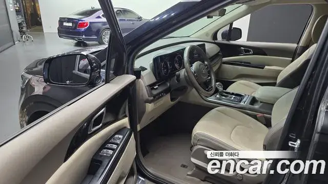 Kia Carnival 2021 — Photo 10/20