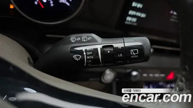 Kia Carnival 2021 — Photo 16/20