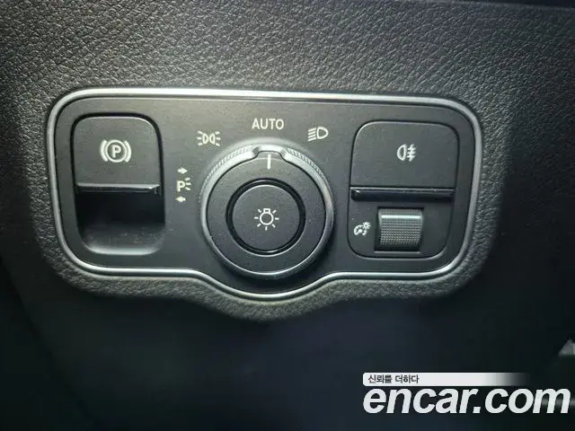 Mercedes-Benz GLB-Class 2023 — Фото 17/19