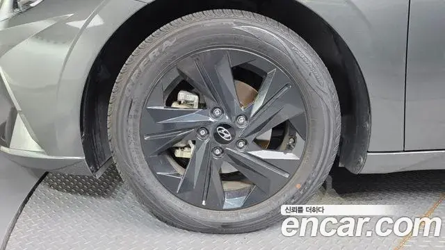 Hyundai The New Avante Hybrid 2022 — ფოტო 32/36