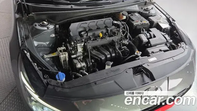 Hyundai The New Avante Hybrid 2022 — ფოტო 5/36