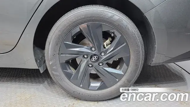 Hyundai The New Avante Hybrid 2022 — ფოტო 14/36