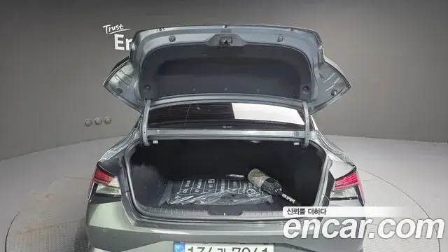 Hyundai The New Avante Hybrid 2022 — ფოტო 15/36