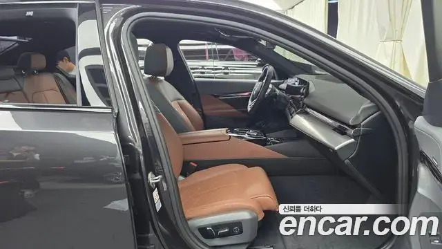 BMW 5 Series 2024 — ფოტო 16/20
