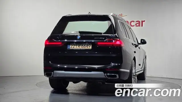 BMW X7 2022 — ფოტო 9/35