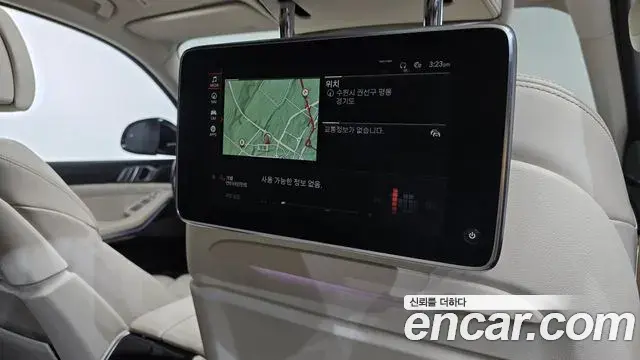 BMW X7 2022 — ფოტო 28/35
