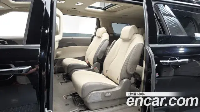 Kia Carnival 2025 — ფოტო 38/39