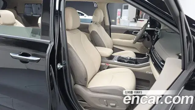 Kia Carnival 2025 — ფოტო 4/39