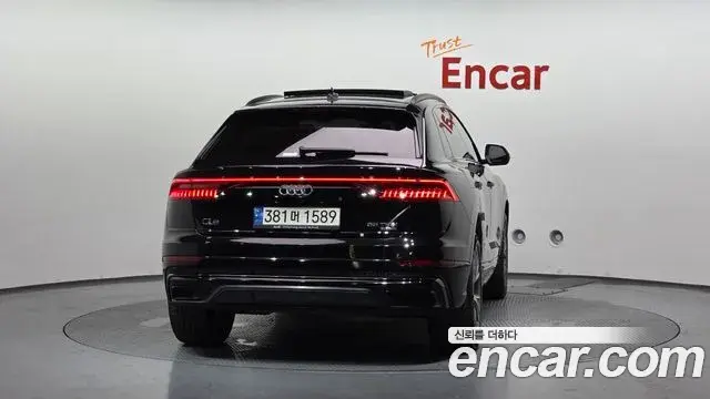 Audi Q8 2022 — Photo 3/20