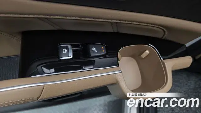 Kia Sorento 2023 — Фото 17/20