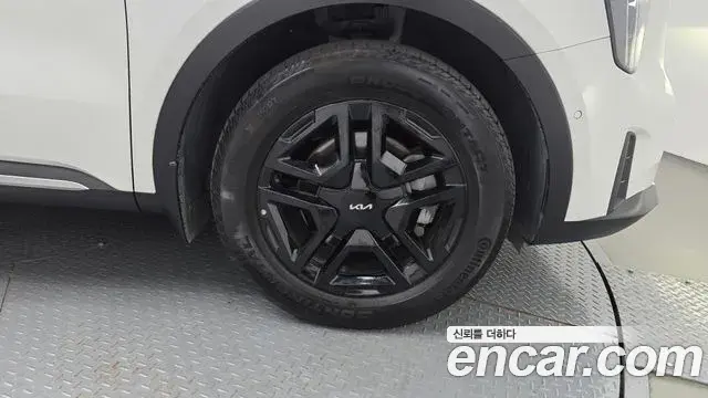 Kia Sorento 2023 — Şəkil 38/41