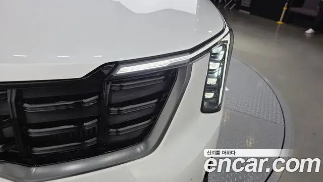 Kia Sorento 2023 — Şəkil 8/41