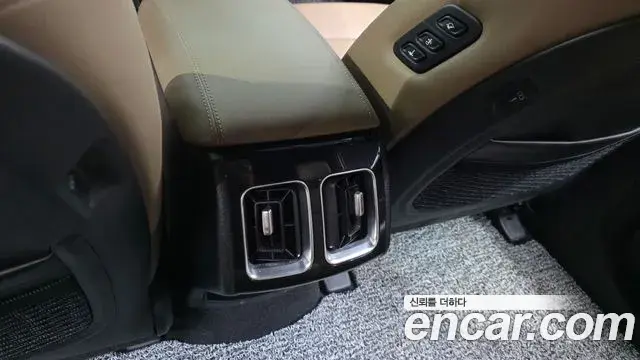 Kia Sorento 2023 — Şəkil 10/41