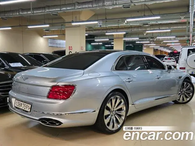 Bentley Flying Spur 2021 — Şəkil 18/20