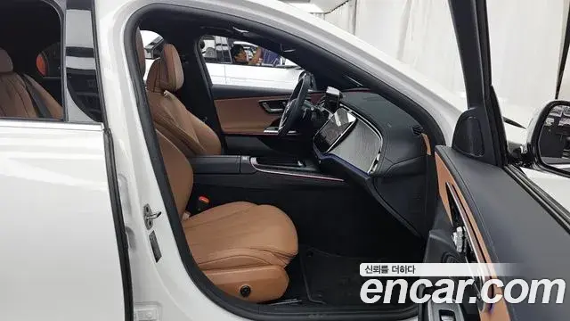 Mercedes-Benz E-Class 2025 — Photo 19/20