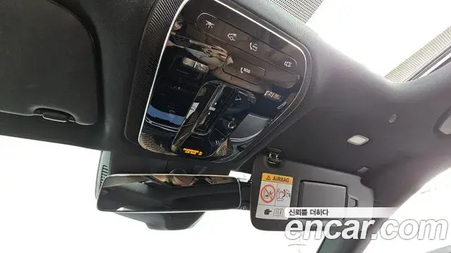 Mercedes-Benz E-Class 2025 — Photo 17/20