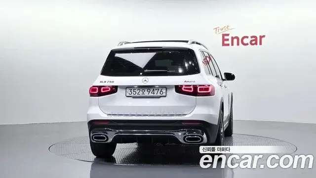Mercedes-Benz GLB-Class 2021 — ფოტო 2/31