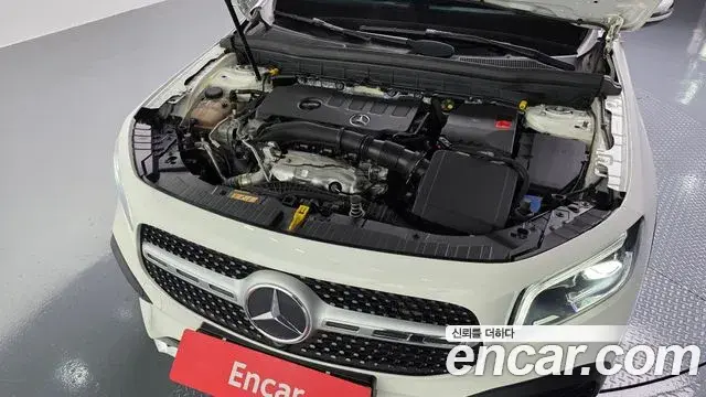 Mercedes-Benz GLB-Class 2021 — ფოტო 8/31