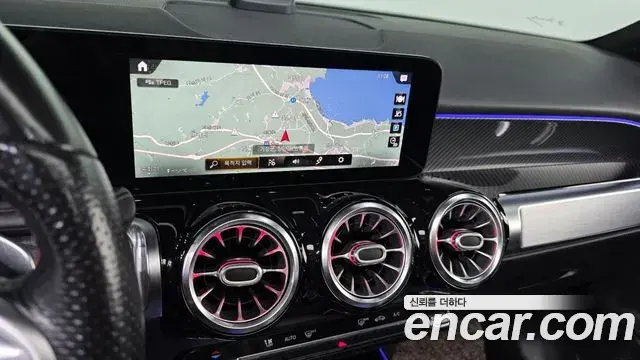 Mercedes-Benz GLB-Class 2021 — ფოტო 3/31