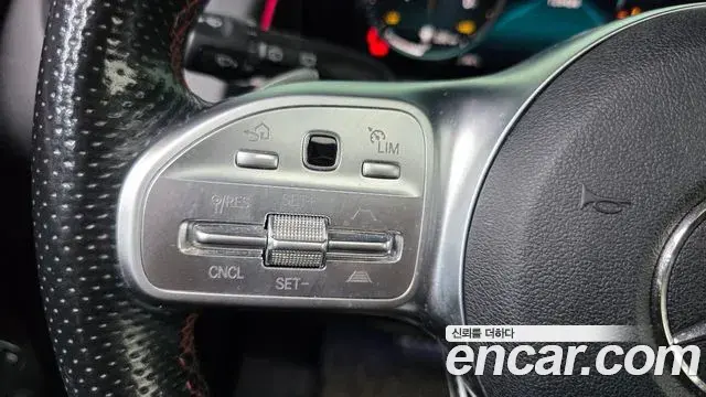 Mercedes-Benz GLB-Class 2021 — ფოტო 10/31
