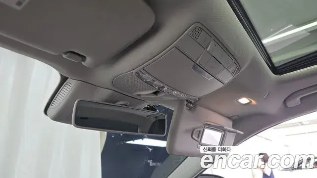 Mercedes-Benz E-Class 2019 — Photo 20/34