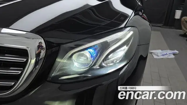 Mercedes-Benz E-Class 2019 — Photo 30/34