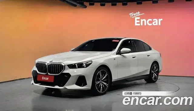 BMW 5 Series 2025 — Фото 1/20