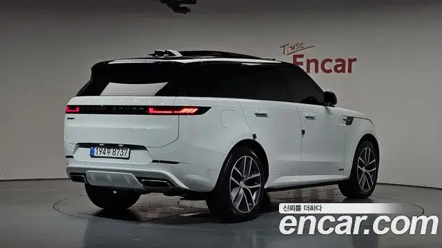 Land Rover Range Rover Sport 2024 — ფოტო 37/39