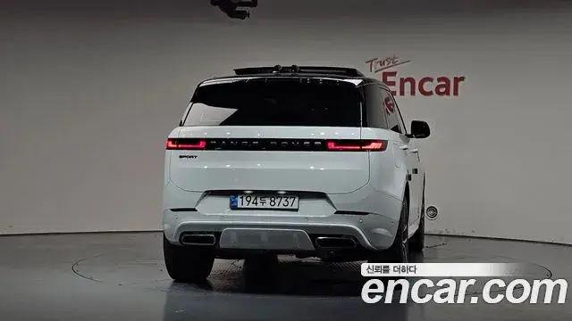 Land Rover Range Rover Sport 2024 — ფოტო 11/39