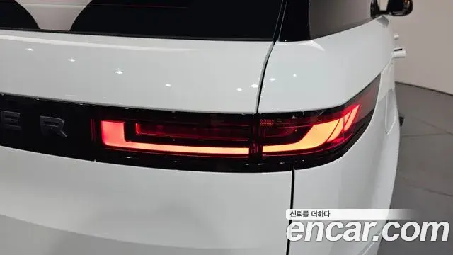 Land Rover Range Rover Sport 2024 — ფოტო 36/39