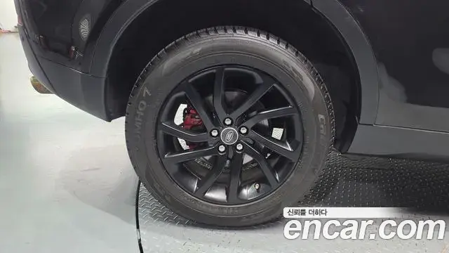 Land Rover Discovery Sport 2018 — Фото 5/20
