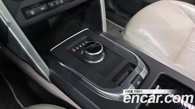 Land Rover Discovery Sport 2018 — Фото 9/20