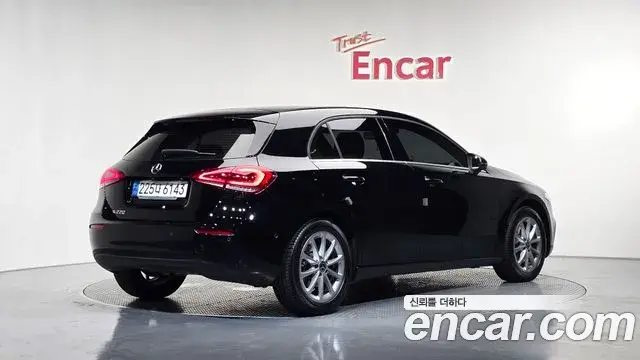 Mercedes-Benz A-Class 2019 — ფოტო 19/30