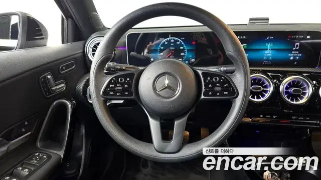 Mercedes-Benz A-Class 2019 — ფოტო 20/30