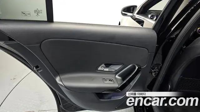 Mercedes-Benz A-Class 2019 — ფოტო 15/30