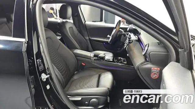 Mercedes-Benz A-Class 2019 — ფოტო 7/30