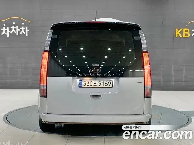 Hyundai Staria 2022 — Фото 3/20