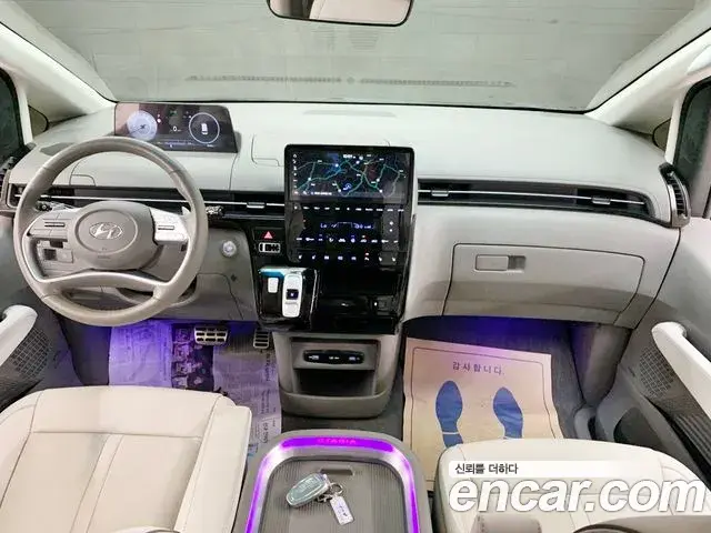 Hyundai Staria 2022 — Фото 6/20