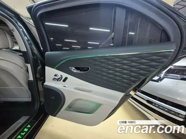 Bentley Flying Spur 2024 — Şəkil 10/20