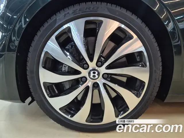 Bentley Flying Spur 2024 — Şəkil 16/20