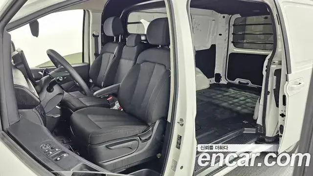 Hyundai Staria 2021 — Фото 11/20