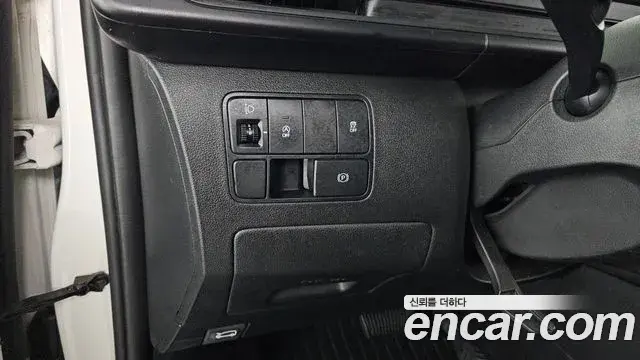 Hyundai Staria 2021 — Фото 18/20