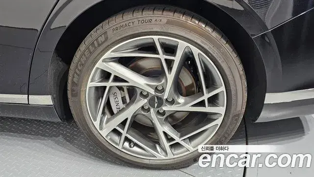 Genesis G90 2022 — Photo 24/34