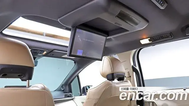 Toyota Sienna 2023 — ფოტო 14/18