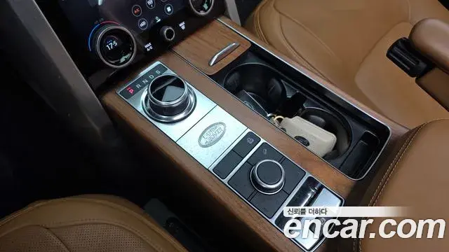 Land Rover Range Rover 2022 — Photo 10/20
