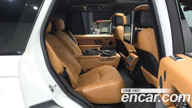 Land Rover Range Rover 2022 — Photo 18/20
